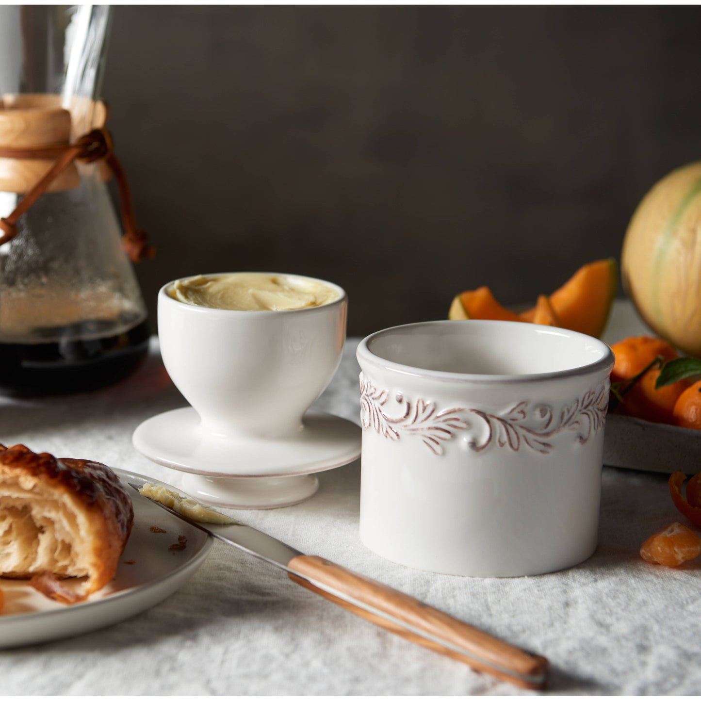 The Original Butter Bell® Crock - Antique White Linen