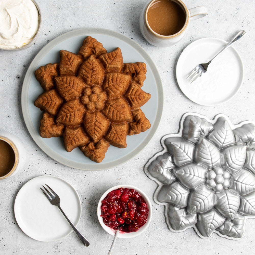 Nordic Ware Poinsettia Pull-Apart Cake Pan
