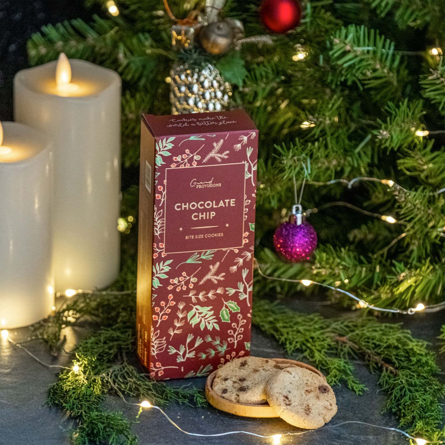 Holiday Chocolate Chip Cookies (2 oz)