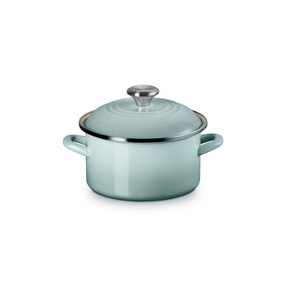 Le Creuset Traditional 3.8 Qt Petite Stockpot