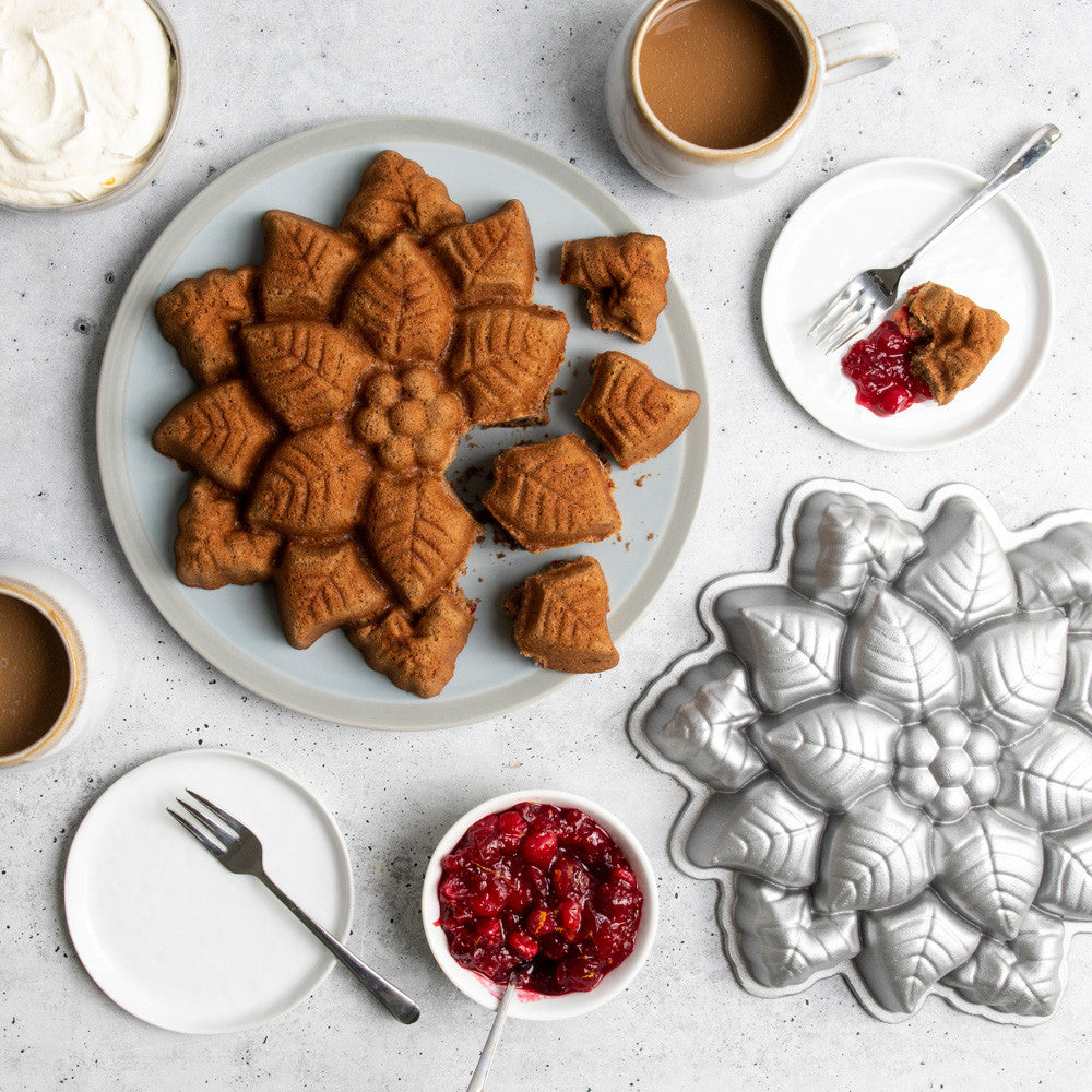 Nordic Ware Poinsettia Pull-Apart Cake Pan
