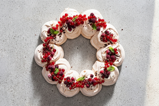 Festive Showstoppers: Pavlova Holiday Wreath