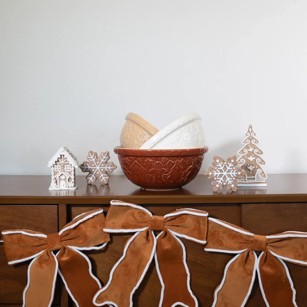 Mason Cash Seasonal Gingerbread Lane Size 18 Cream Mixing Bowl (2.85 Qt)
