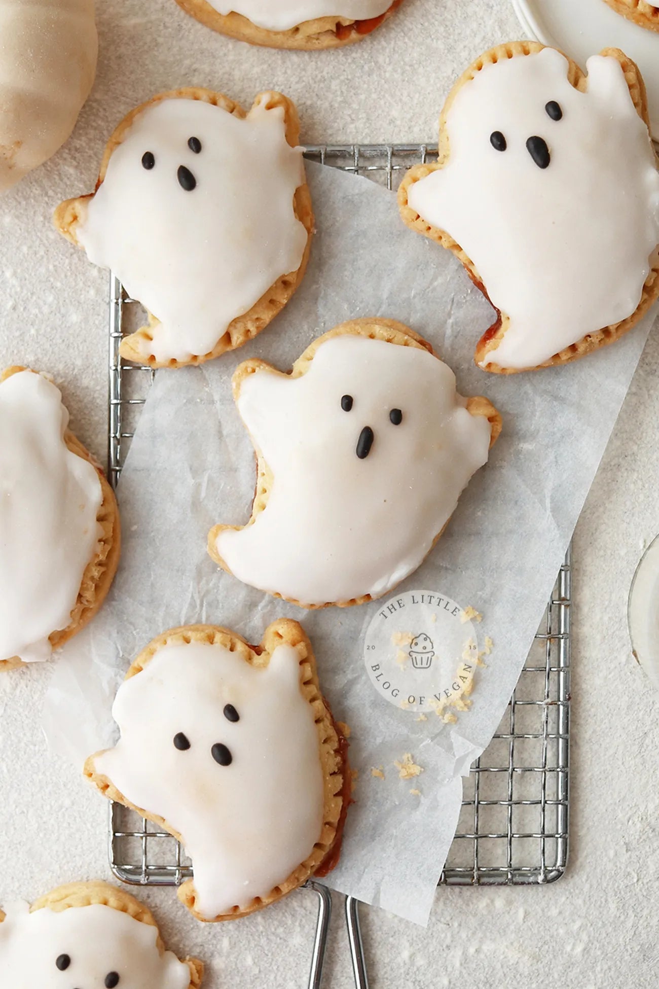 The Little Blog of Vegan https://www.thelittleblogofvegan.com/2022/10/vegan-ghost-pop-tarts.html