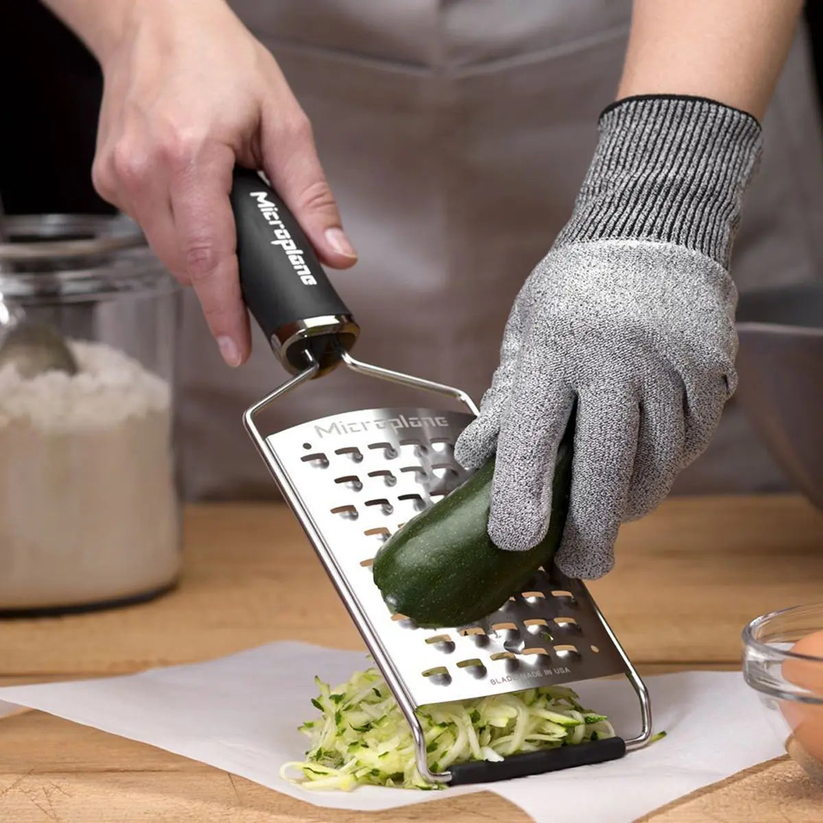 Microplane Cut Resistant Kitchen Safety Glove MICROPLANE